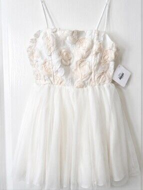 NWT Pop of Pretty White Rosette Tulle Dreamy Dress Size S